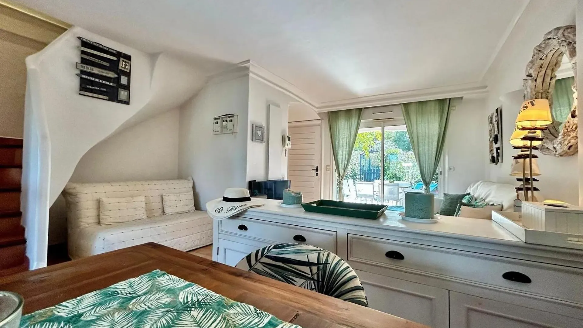 Holiday home Maison Charmante A Cogolin + Piscine
