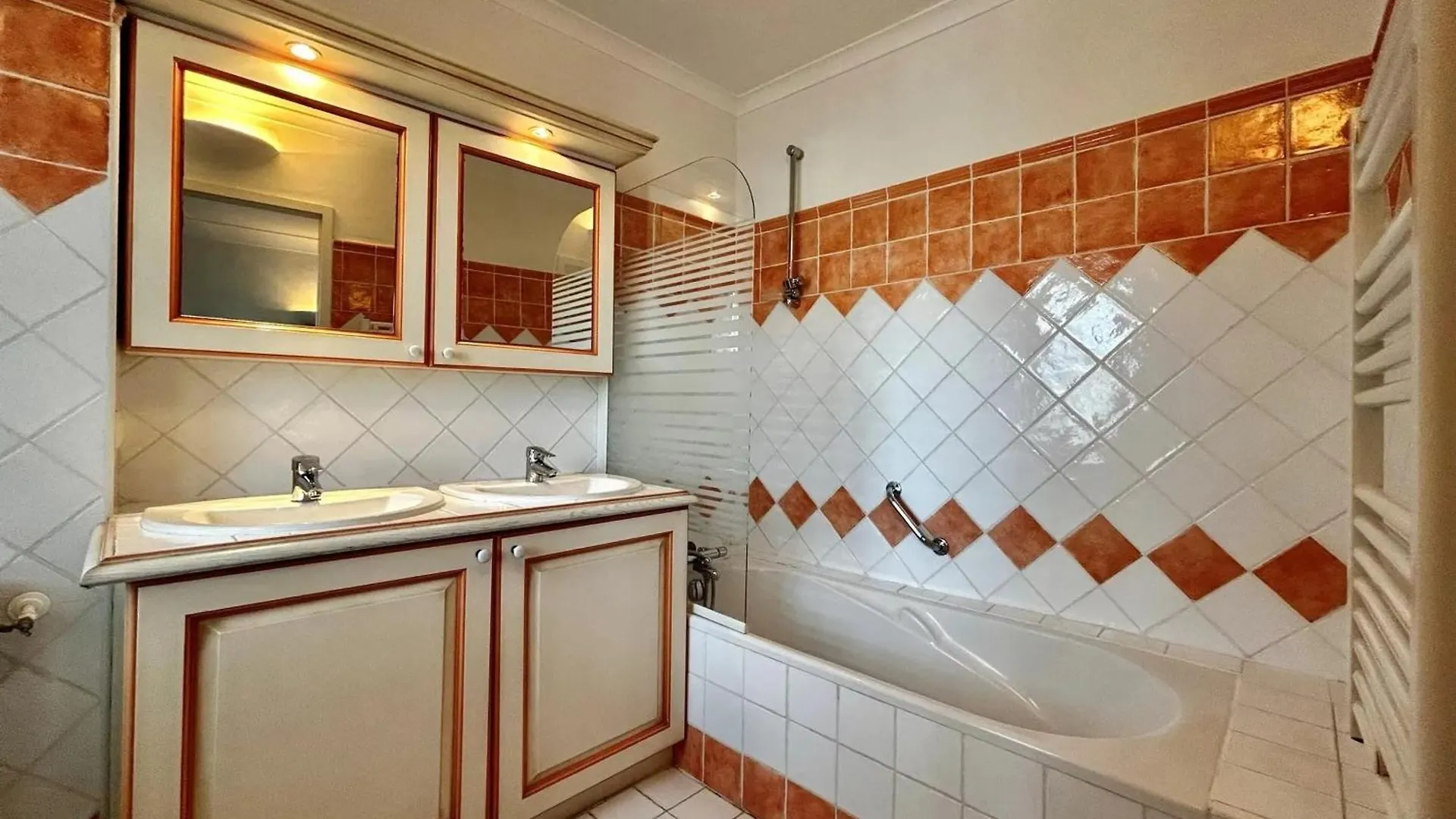 Maison Charmante A Cogolin + Piscine 0*,